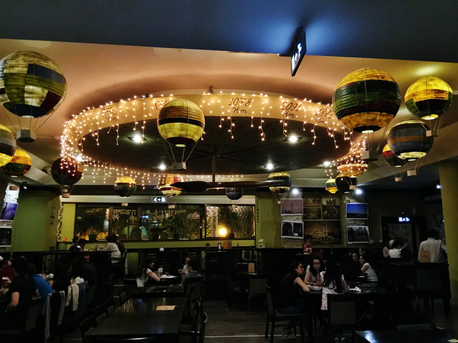 Journey_pub_Bucarest