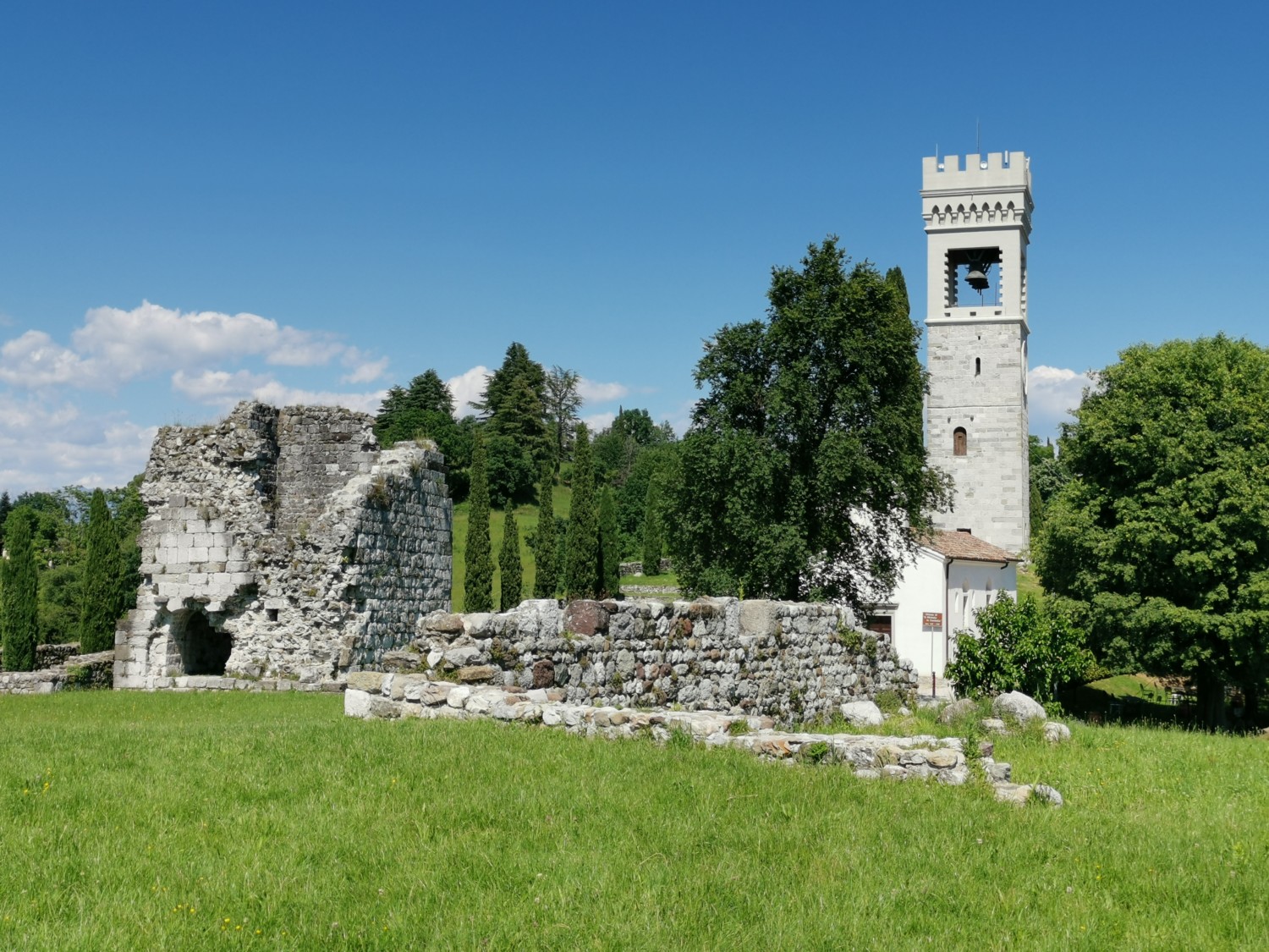 I resti del castello di Fagagna I resti del castello di Fagagna