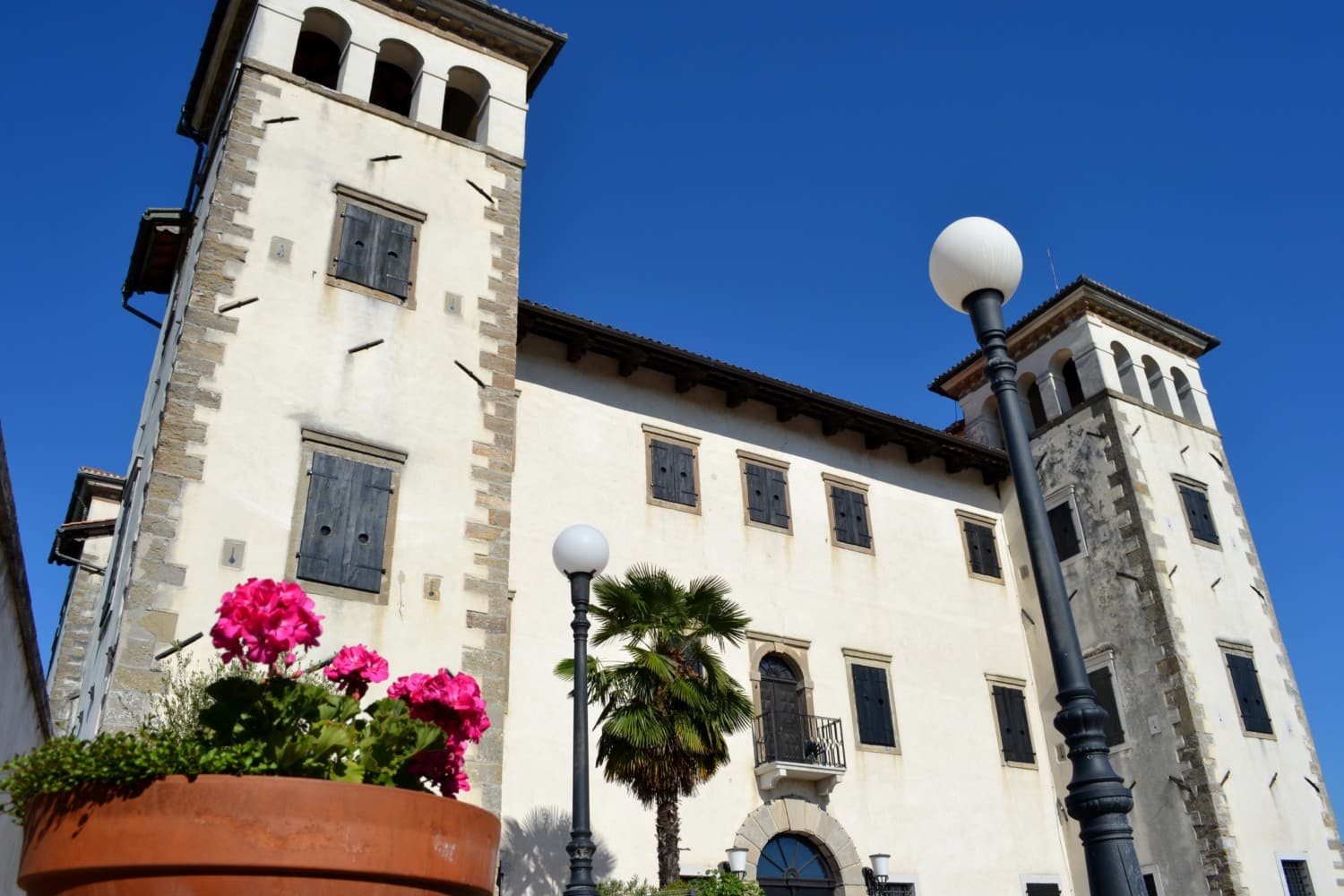 castello di dobrovo castello di dobrovo