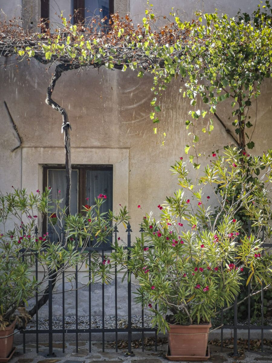 PressTourSLO_HouseCulture Smartno_054 L'interno della Casa della Cultura di Šmartno