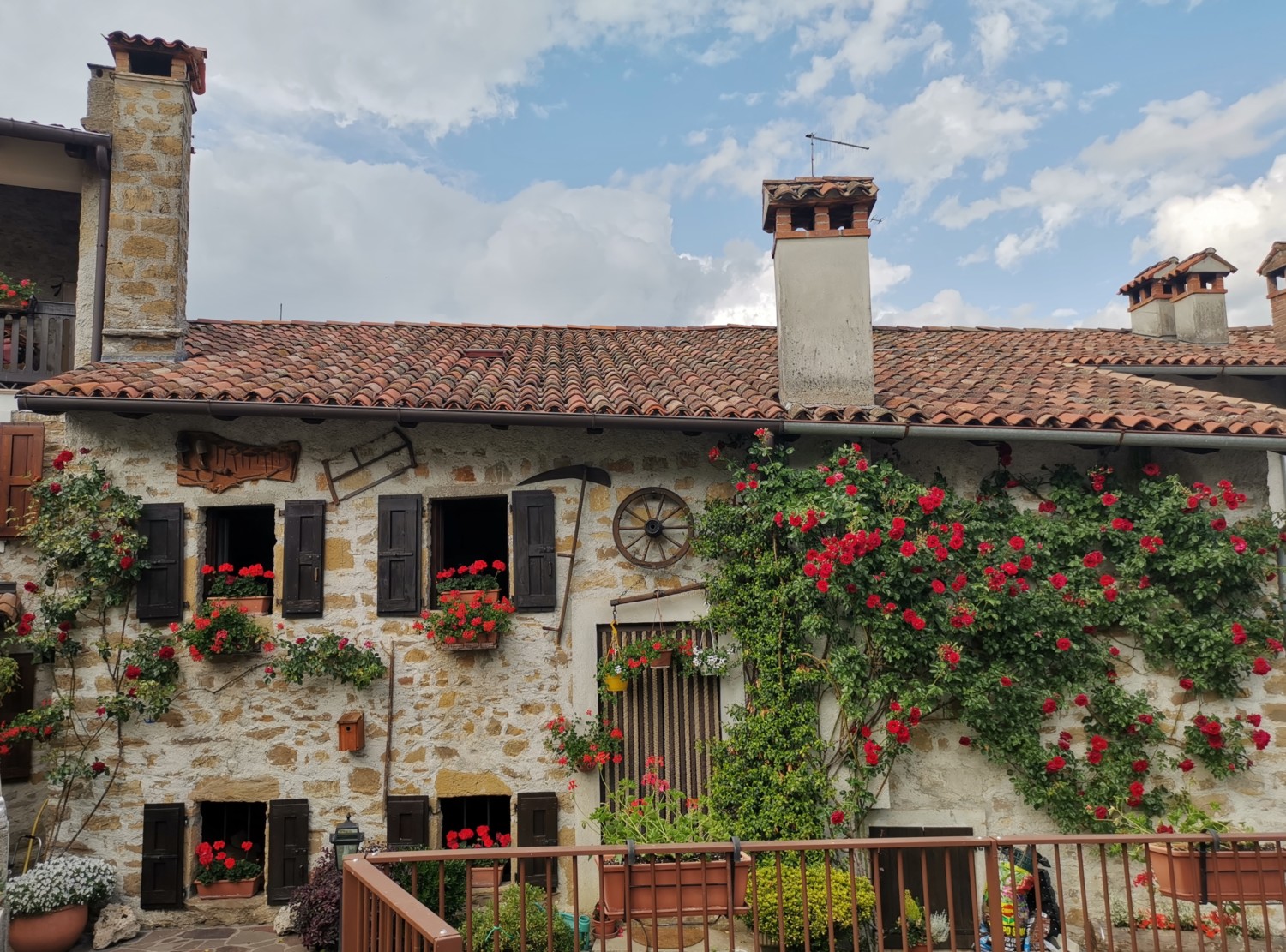 Una delle case tipiche di Frisanco Una delle case tipiche di Frisanco