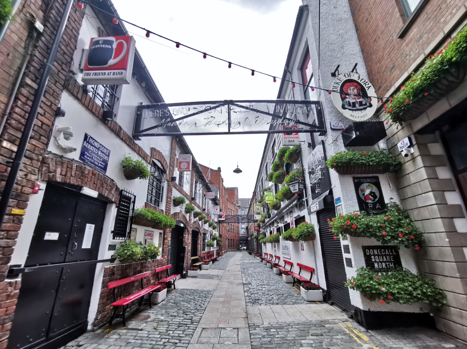 Commercial Court con il Duke of York nel Cathedral Quarter Commercial Court con il Duke of York nel Cathedral Quarter