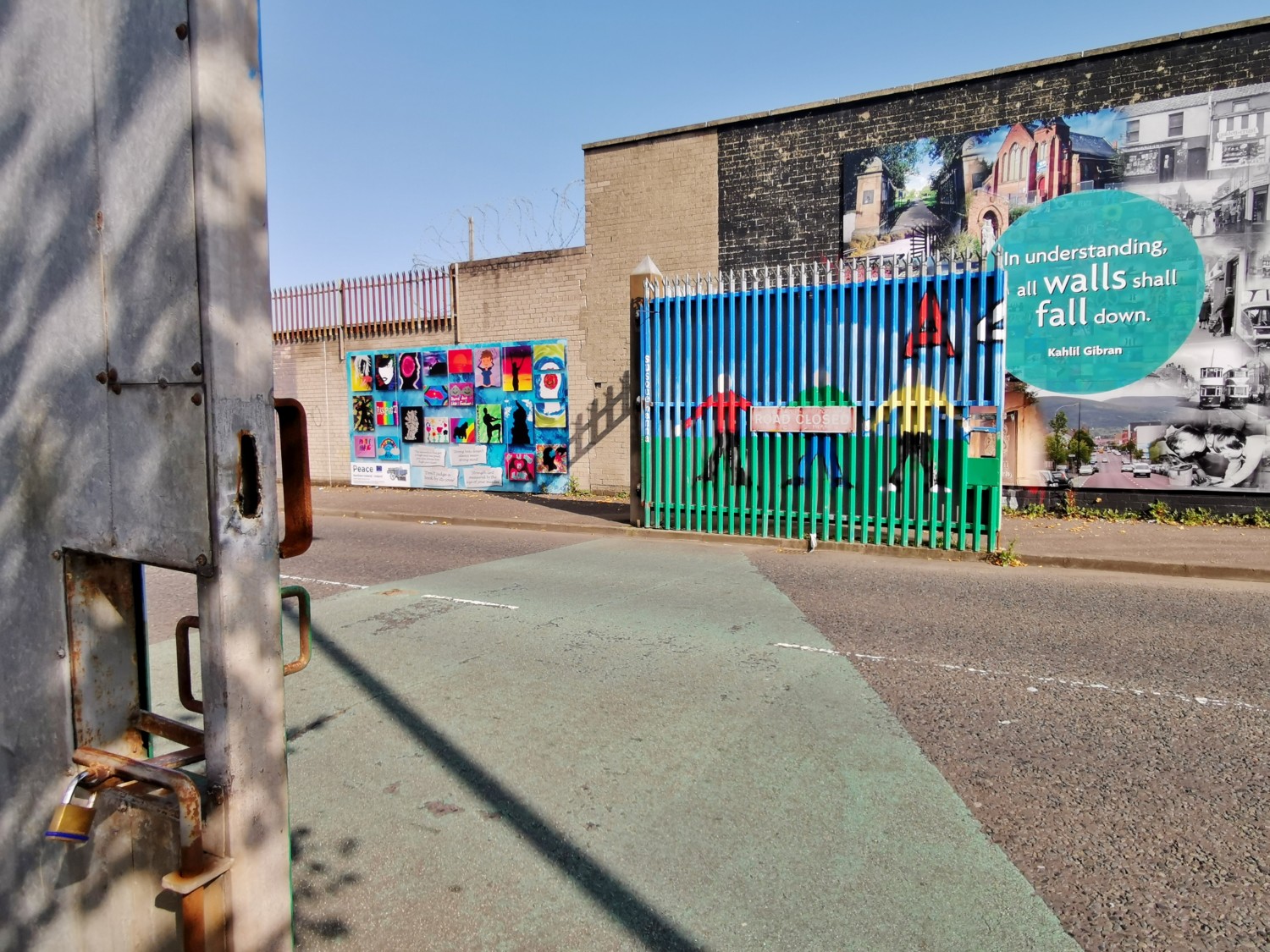 Uno dei varchi del muro aperti Uno dei varchi del muro aperti