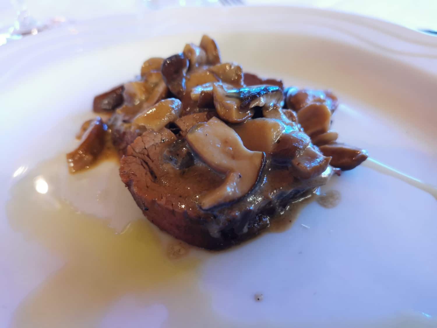 Tagliata di vitello ai porcini Tagliata di vitello ai porcini