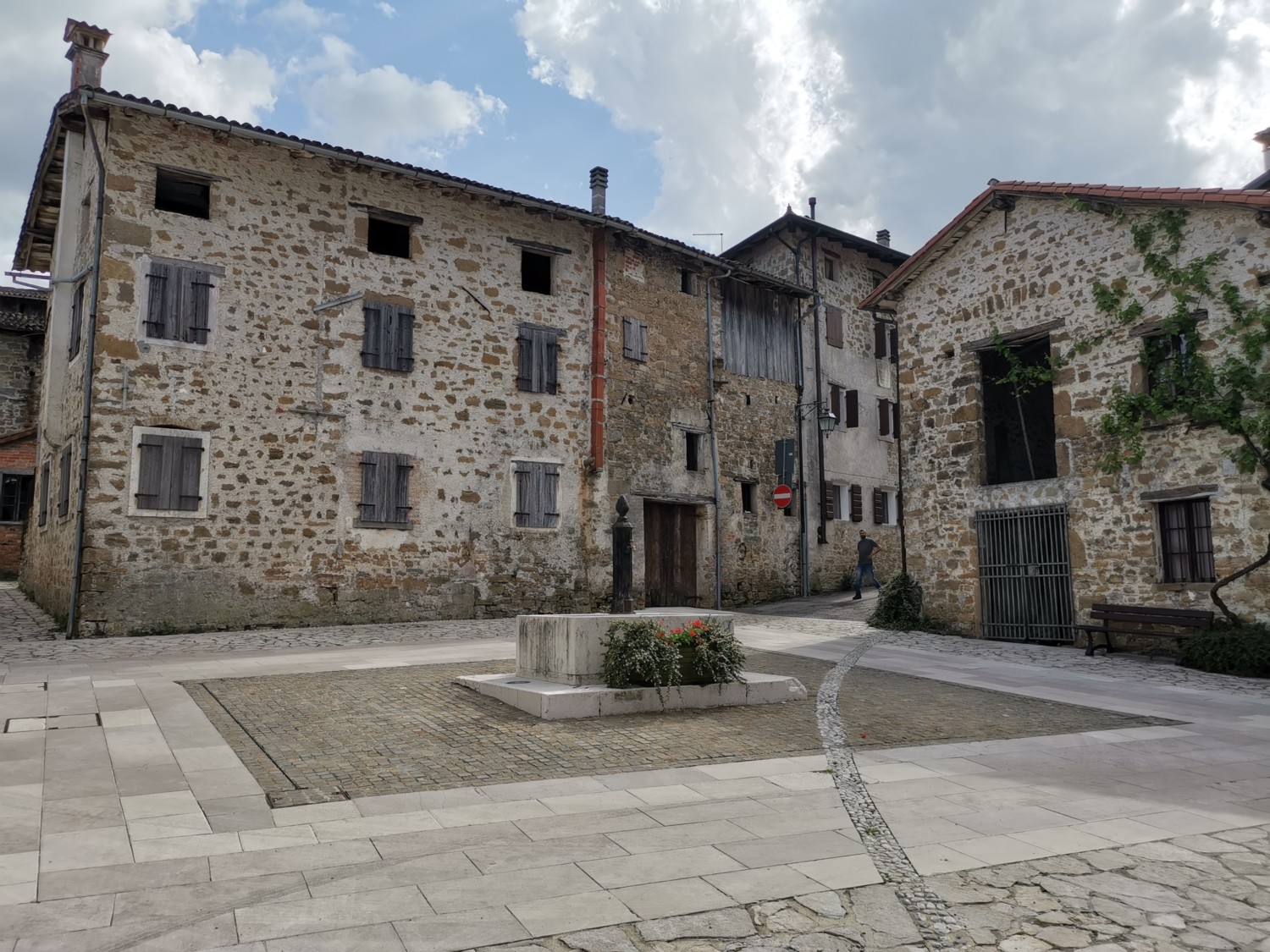 piazza frisanco piazza frisanco