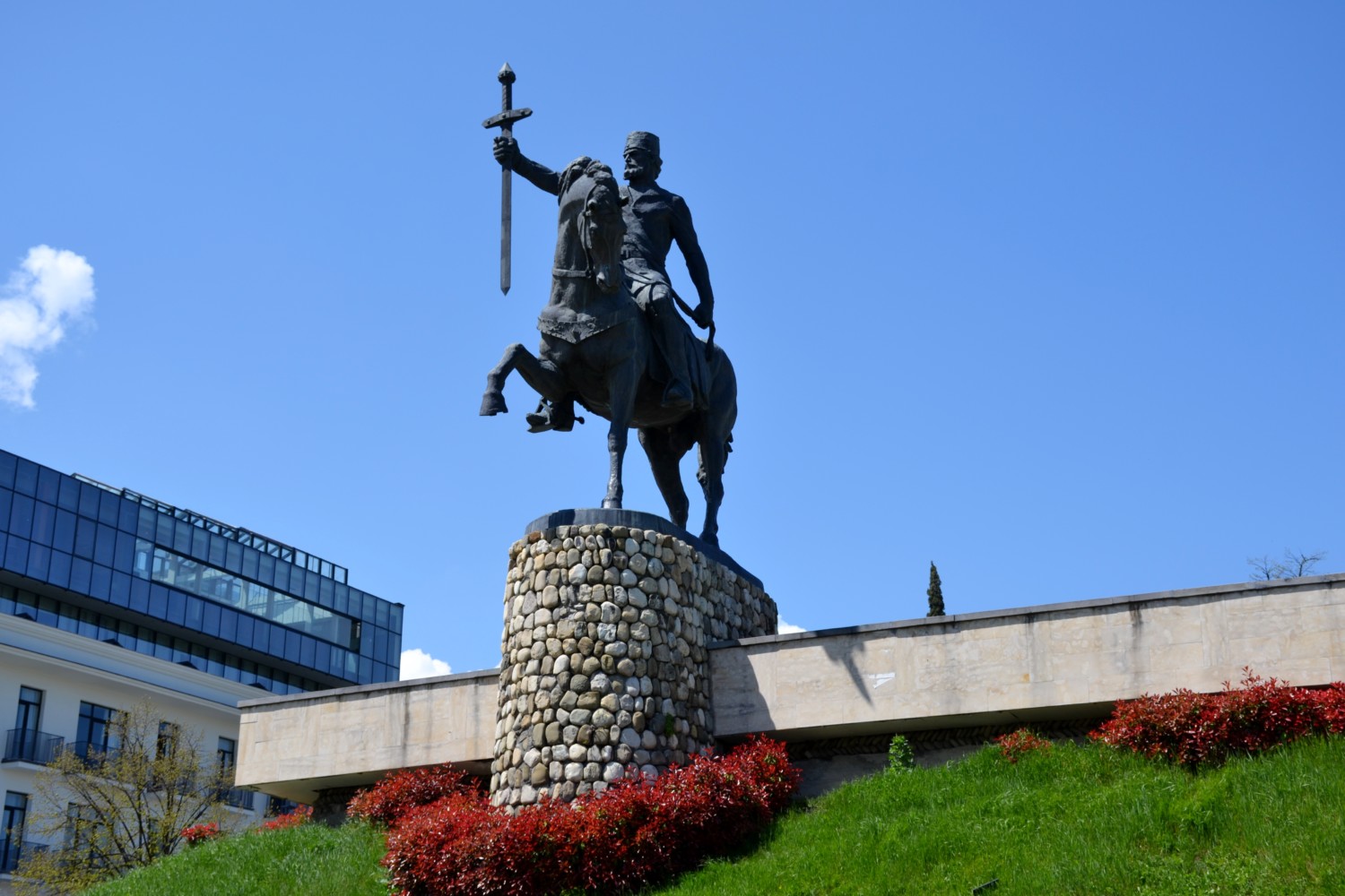 La statua di Erekle II La statua di Erekle II