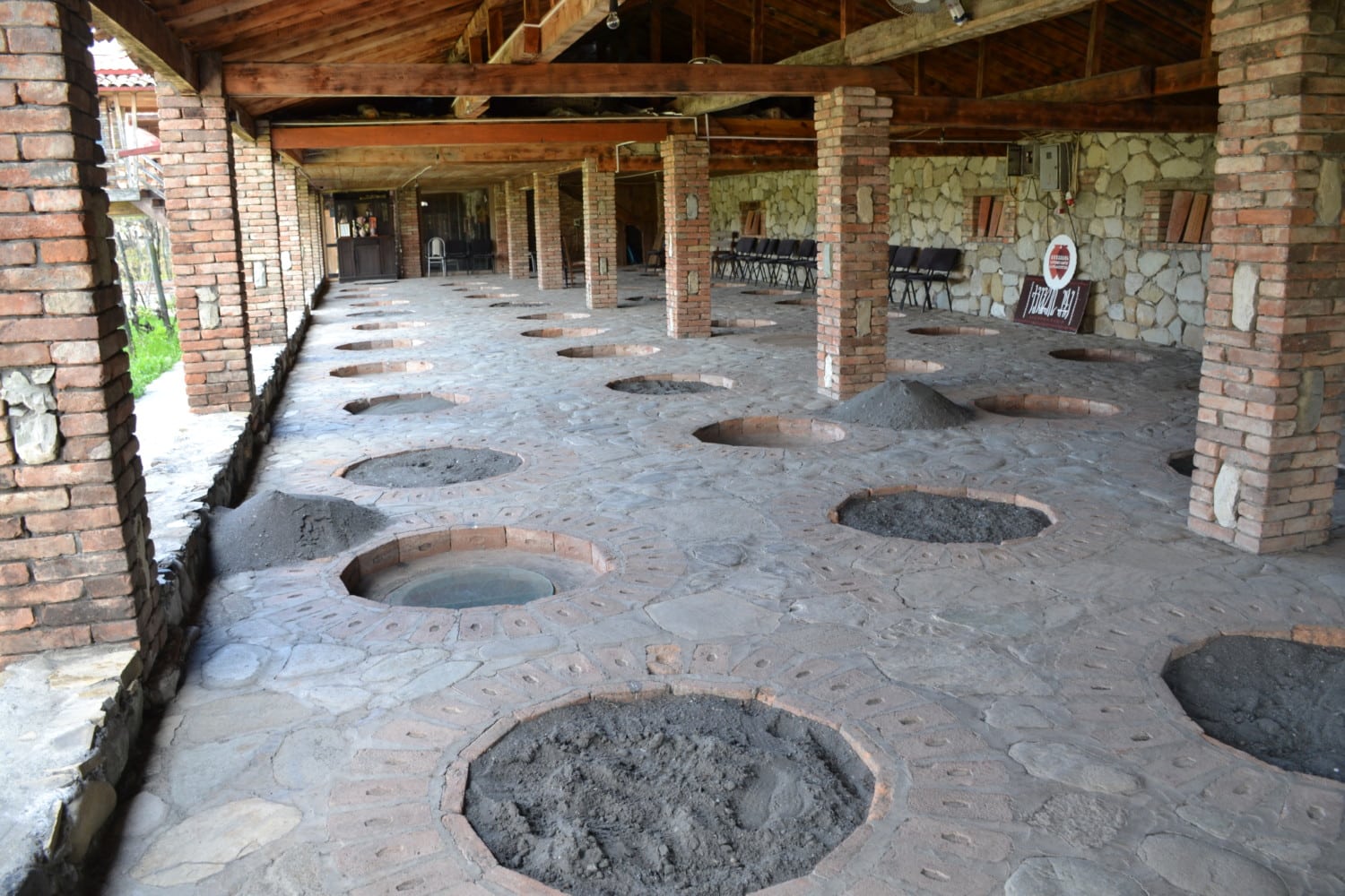 Produzione del vino con il metodo tradizionale Produzione del vino con il metodo tradizionale