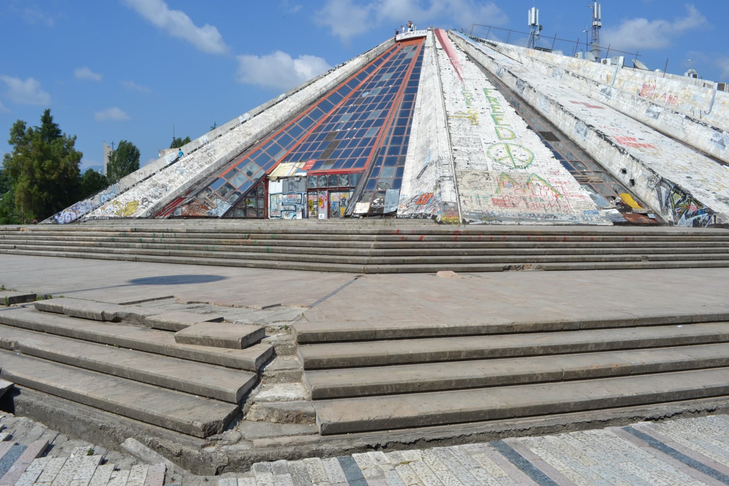 Un altro scorcio della Piramide Un altro scorcio della Piramide