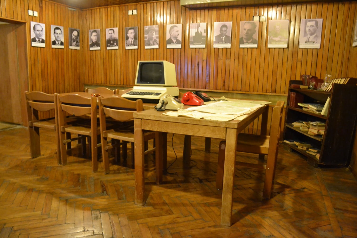 La ricostruzione di una stanza dell'epoca nel bunker La ricostruzione di una stanza dell'epoca nel bunker