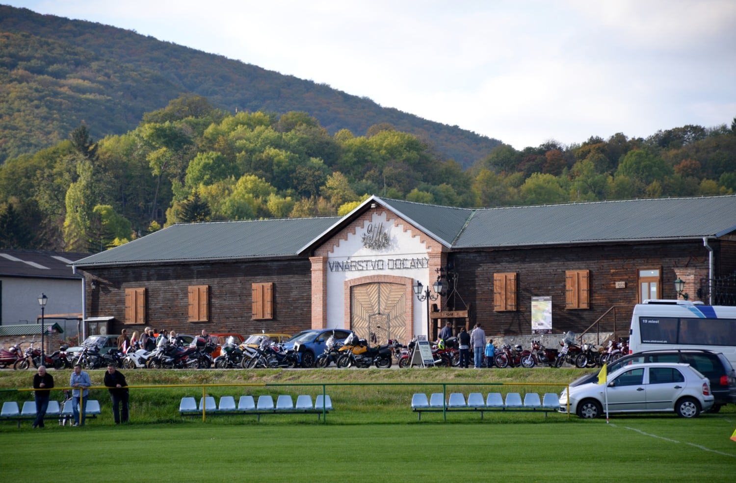 JM Vinárstvo a Doľany JM Vinárstvo a Doľany