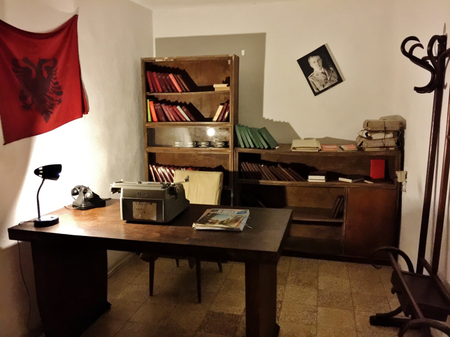 La ricostruzione di una stanza dell'epoca nel bunker La ricostruzione di una stanza dell'epoca nel bunker