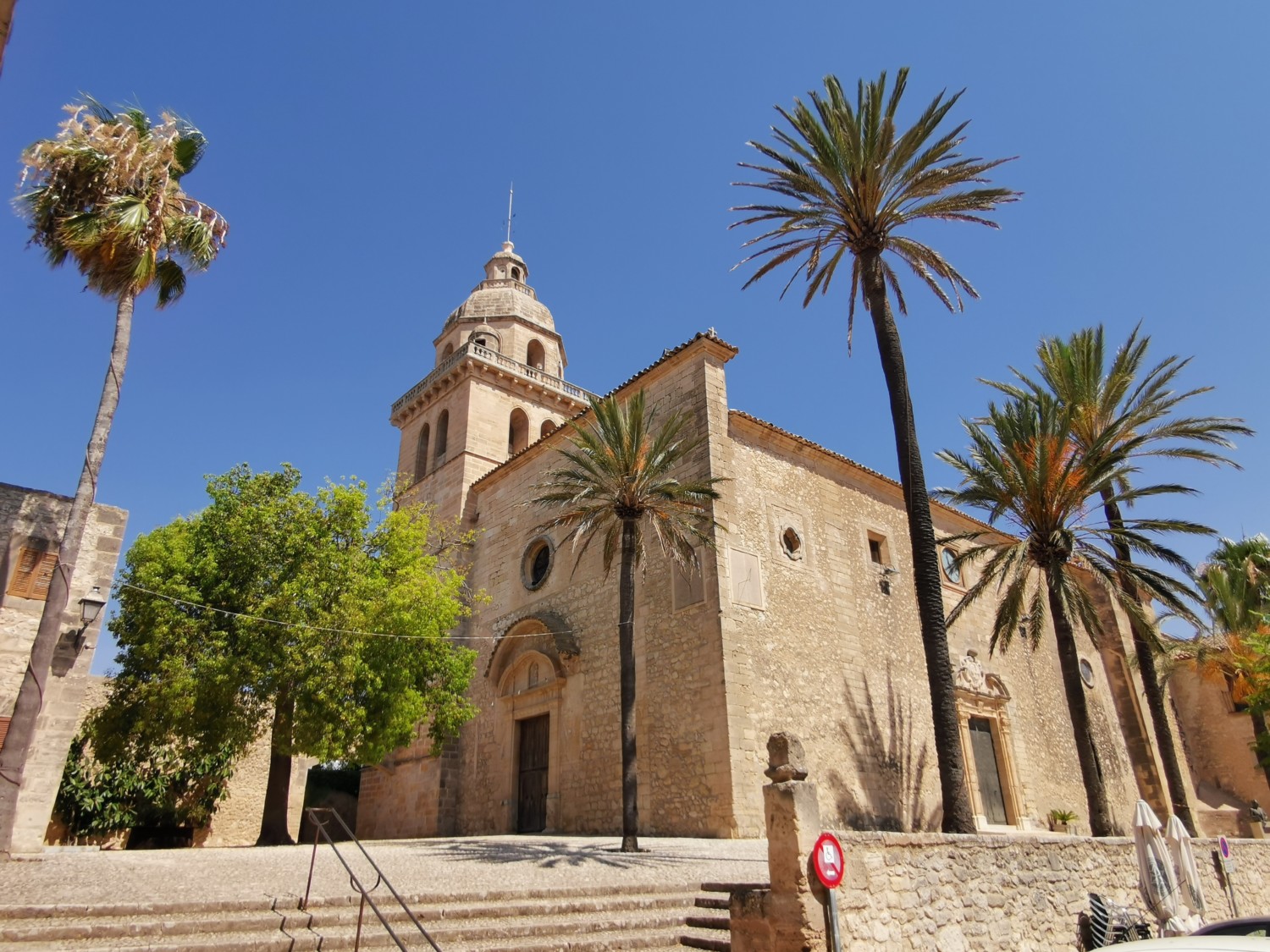 La cattedrale di Montouiri La cattedrale di Montouiri