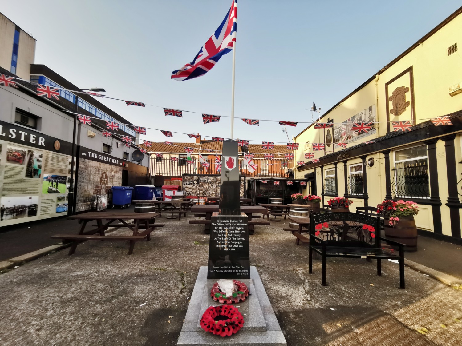 Memoriale in Shankill Road Memoriale in Shankill Road