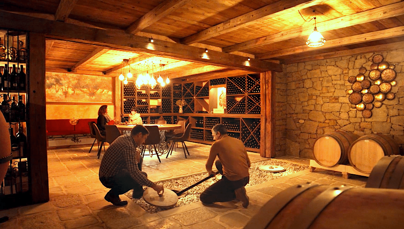 BORUT LEBAN BORUT LEBAN