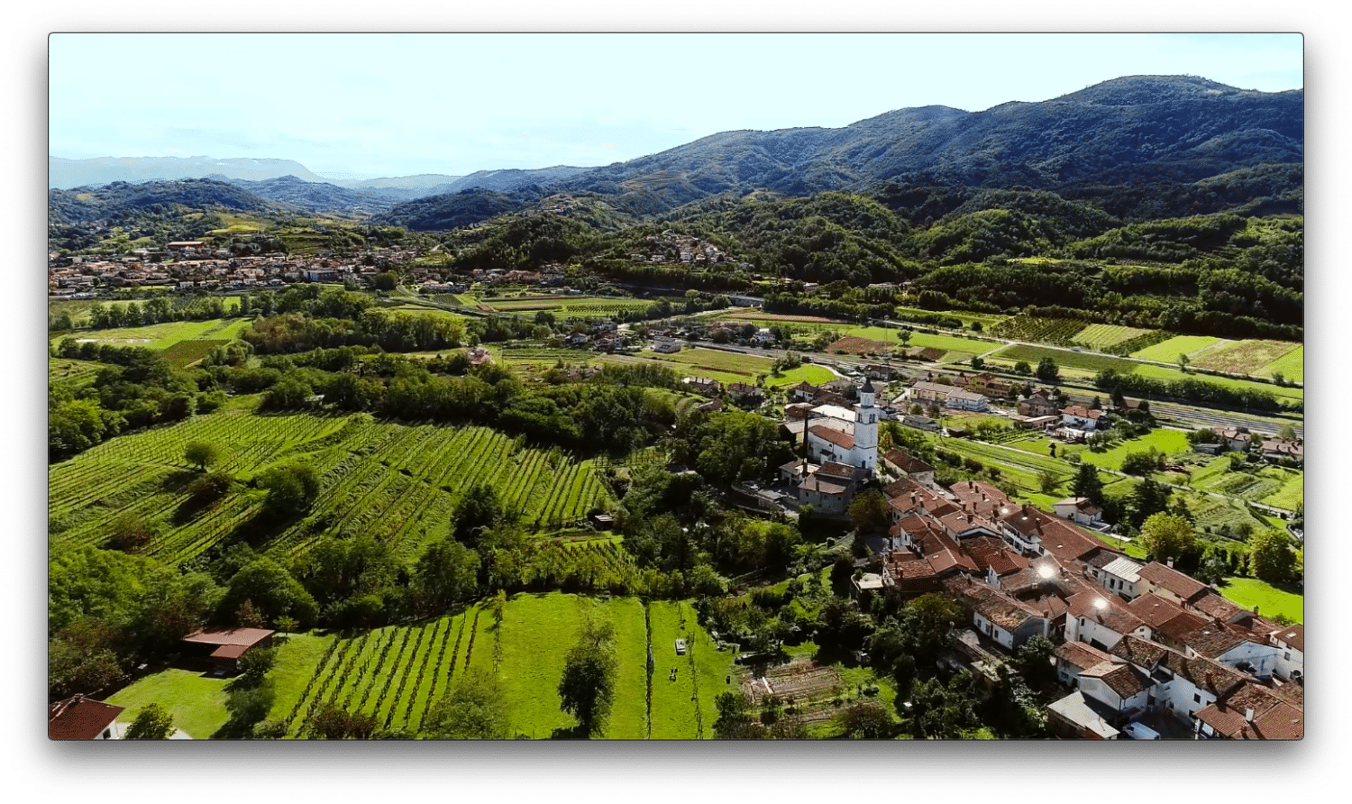 Il villaggio di Prvačina in Slovenia Il villaggio di Prvačina in Slovenia