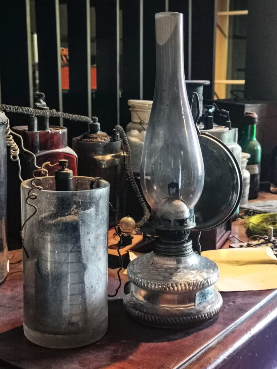 Dettagli del laboratorio di Marconi Dettagli del laboratorio di Marconi