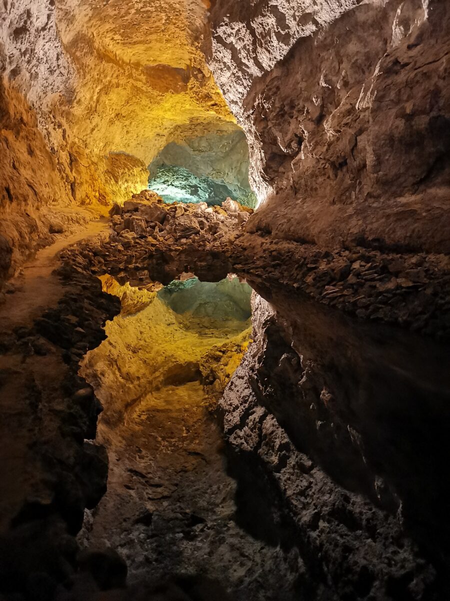 Cueva de los Verdes Cueva de los Verdes
