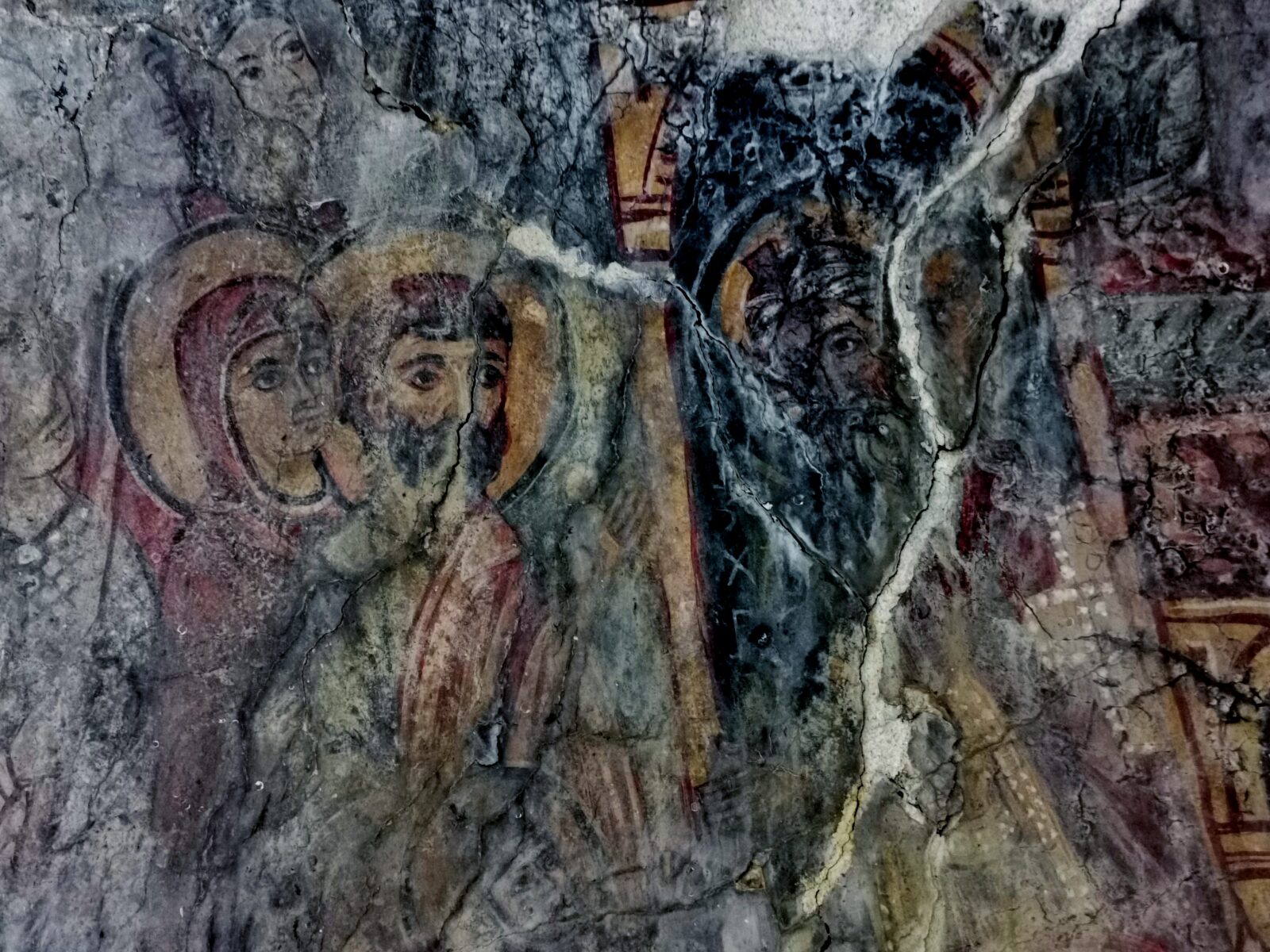 Affreschi della chiesetta di Apella Affreschi della chiesetta di Apella