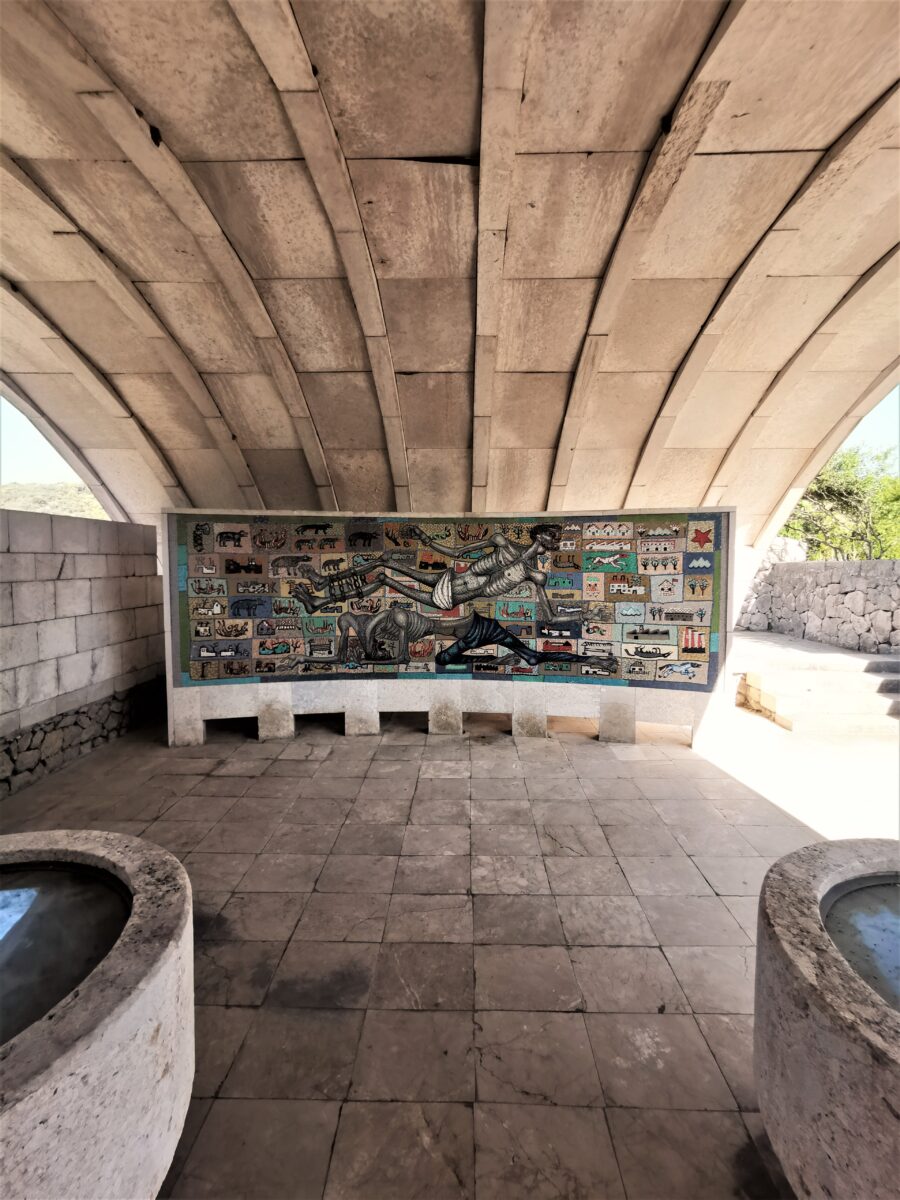 Il mosaico nel cimitero della Rimbembranza Il mosaico nel cimitero della Rimbembranza