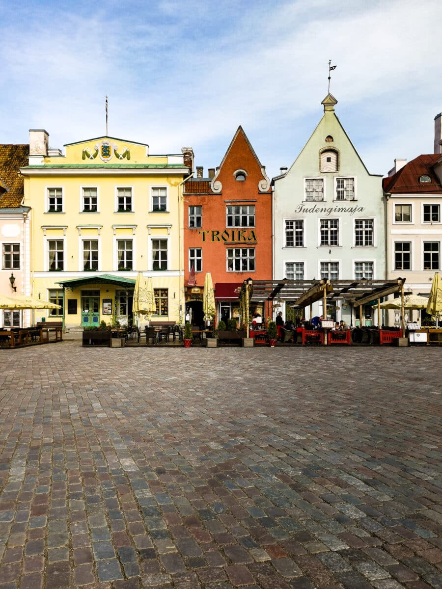 Alcune case tipiche della piazza del Municipio Alcune case tipiche della piazza del Municipio