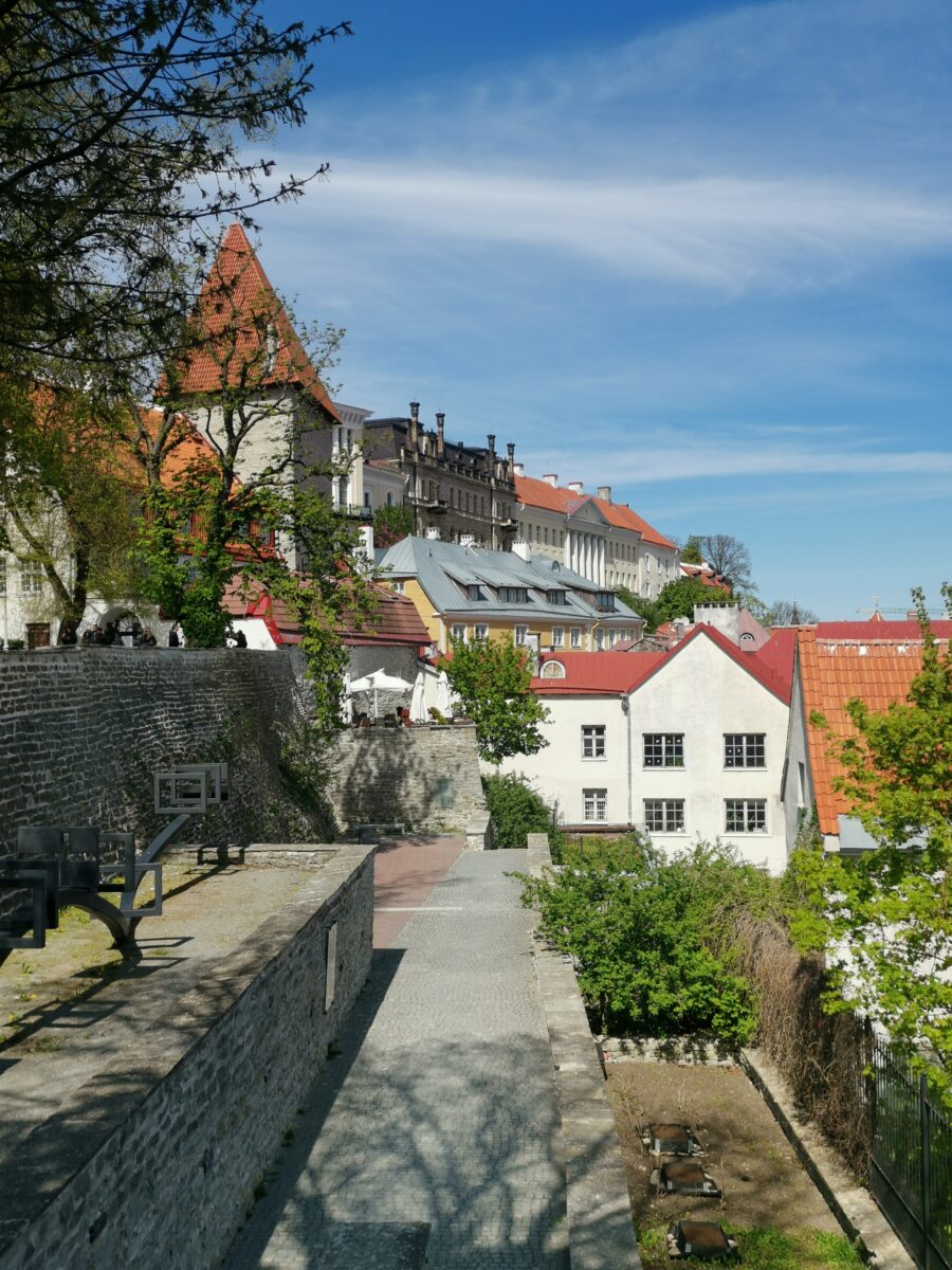 La salita verso la collina di Toompea La salita verso la collina di Toompea