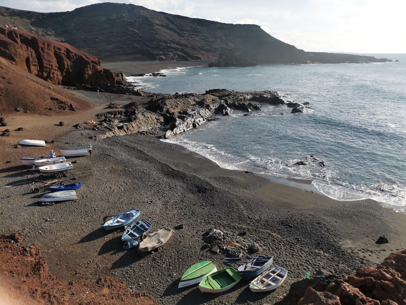 La spiaggia nera di El Golfo La spiaggia nera di El Golfo