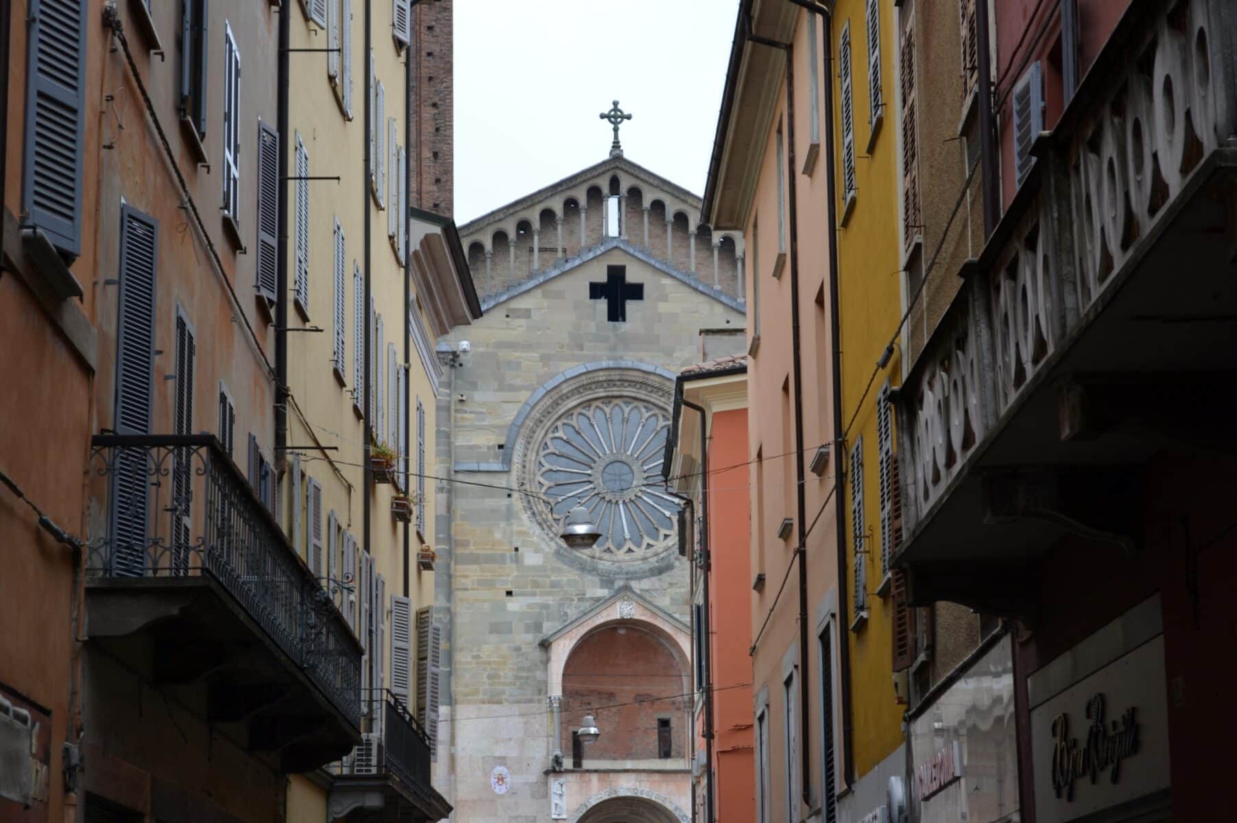 Scorcio del Duomo da via XX Settembre Scorcio del Duomo da via XX Settembre