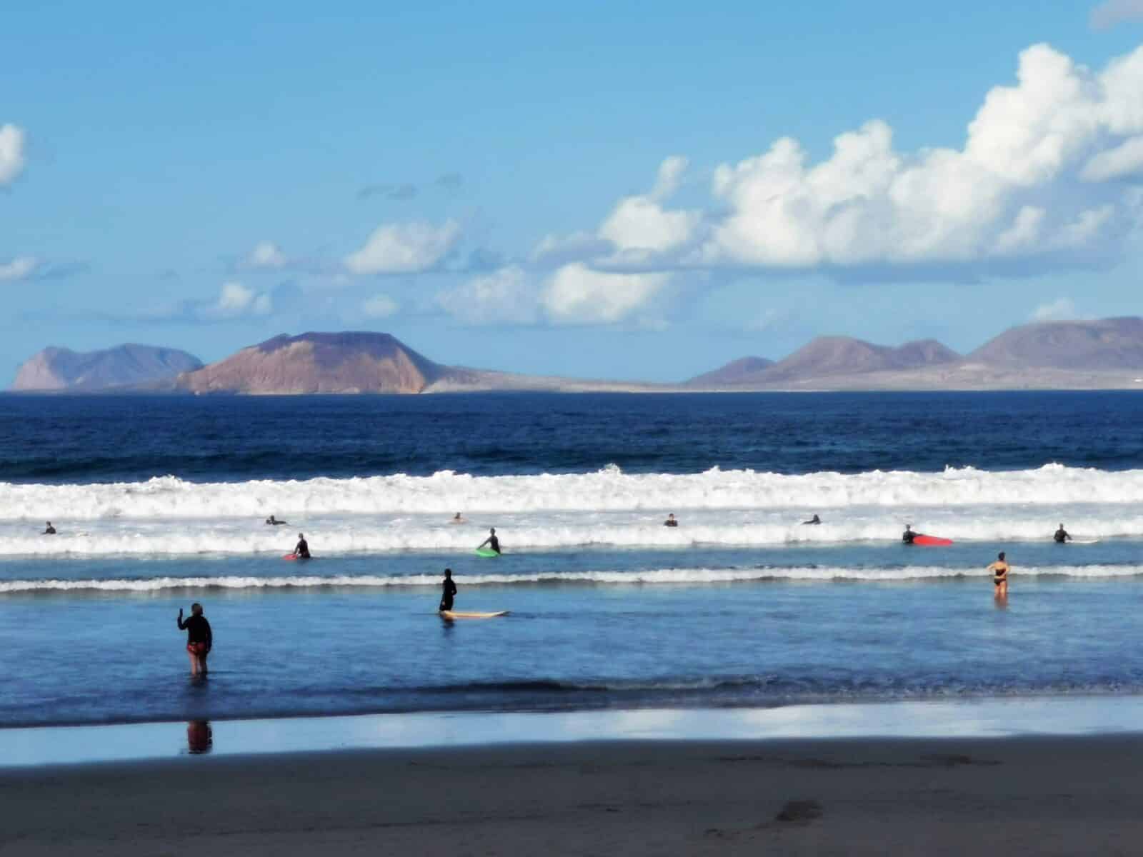 Surfisti a Famara Surfisti a Famara