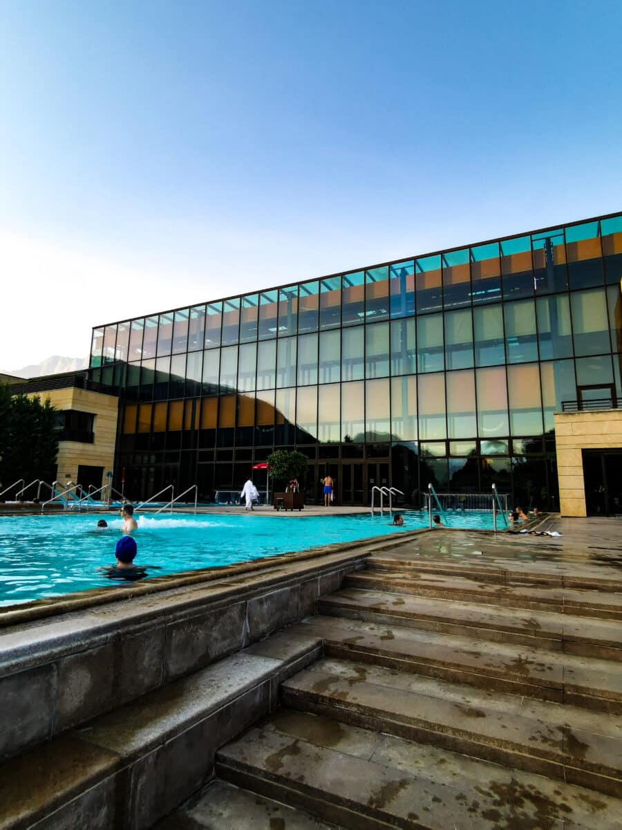 Scorcio delle piscine esterne Scorcio delle piscine esterne