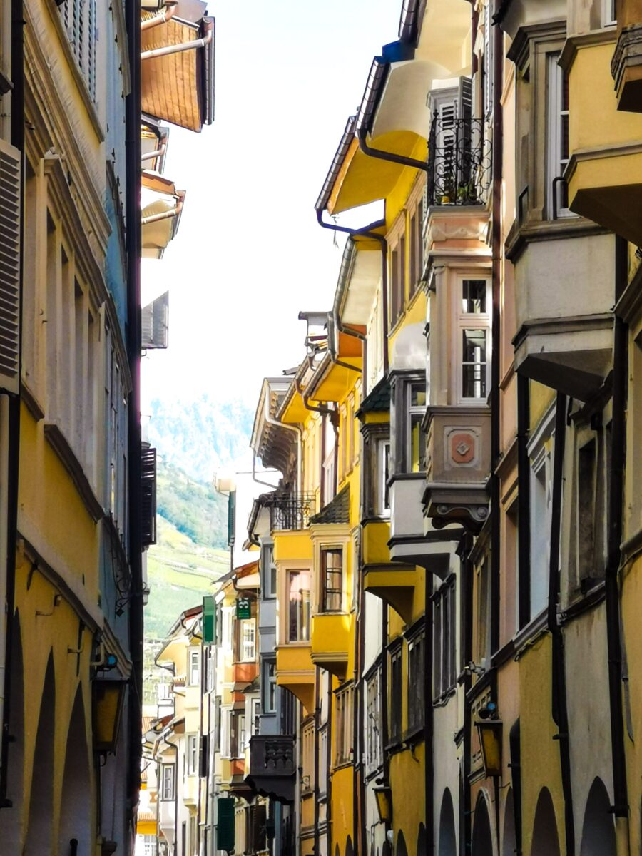 Via dei Portici Via dei Portici