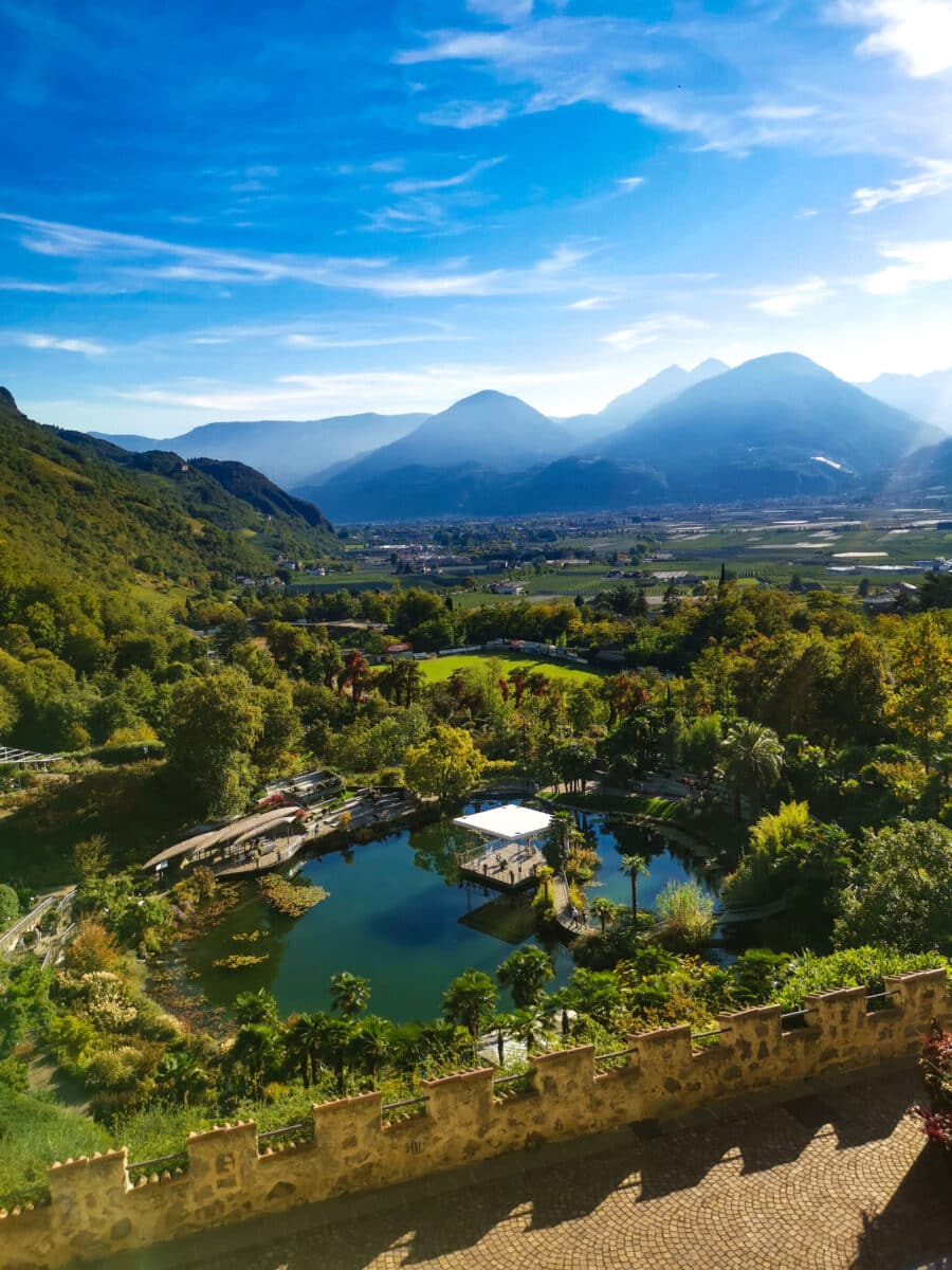 Vista sul laghetto dei Giardini di Castel Trauttmansdorff Vista sul laghetto dei Giardini di Castel Trauttmansdorff