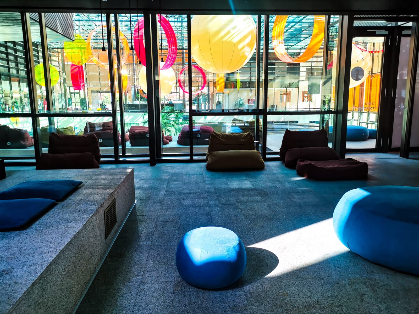 Uno degli angoli relax al primo piano Uno degli angoli relax al primo piano