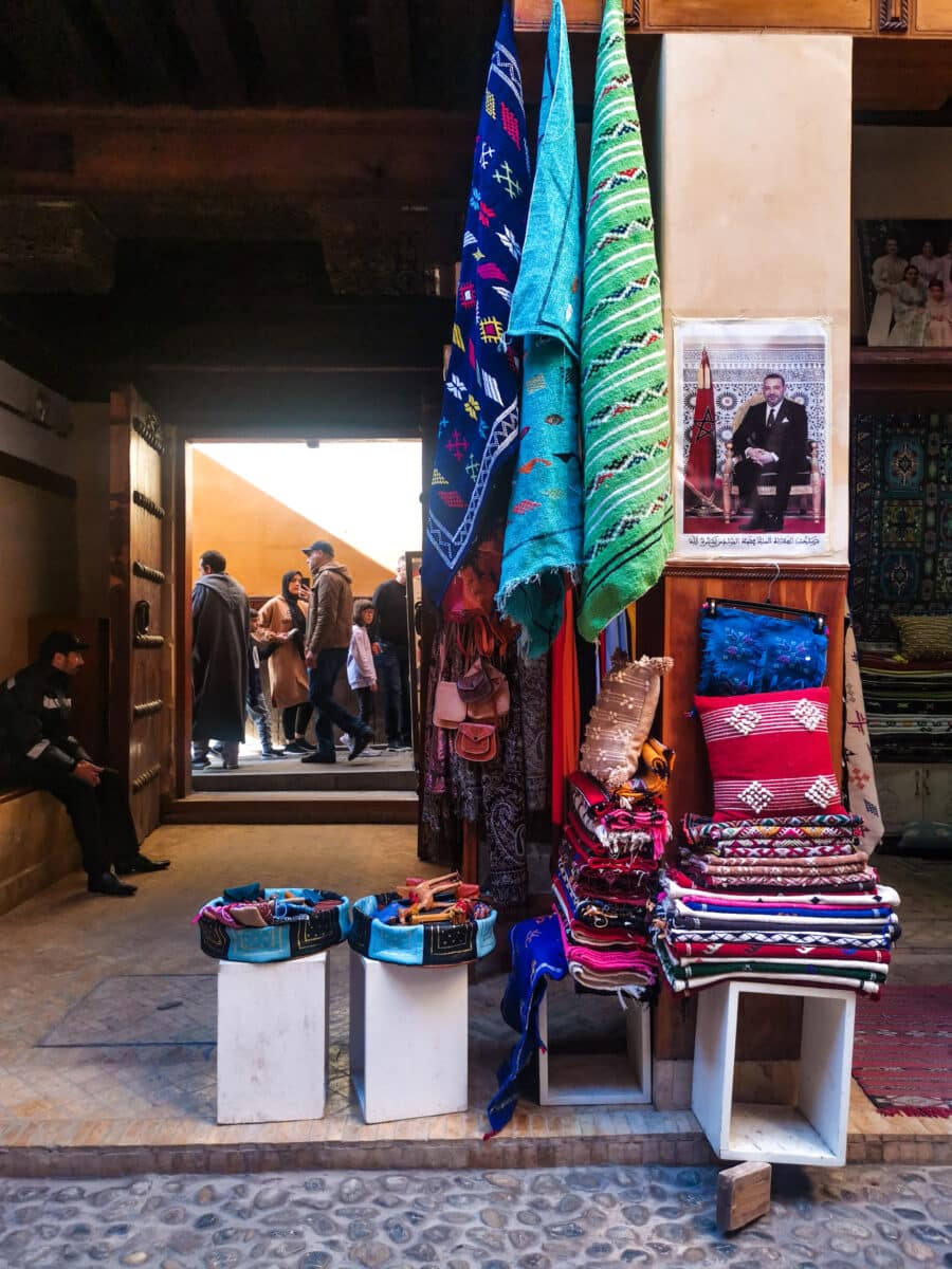 L'entrata del caravanserraglio L'entrata del caravanserraglio