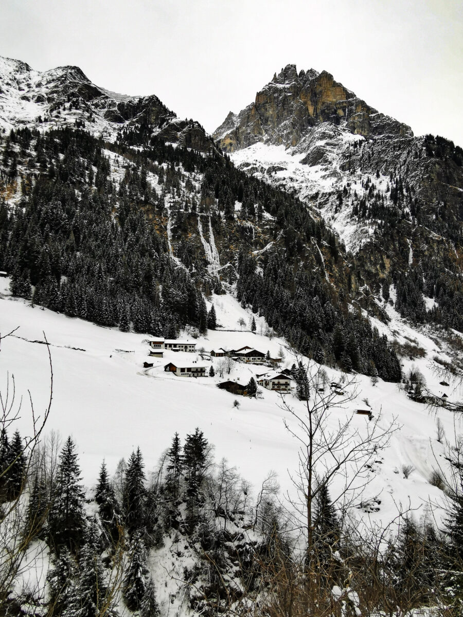 Masi e cascate ghiacciate Masi e cascate ghiacciate