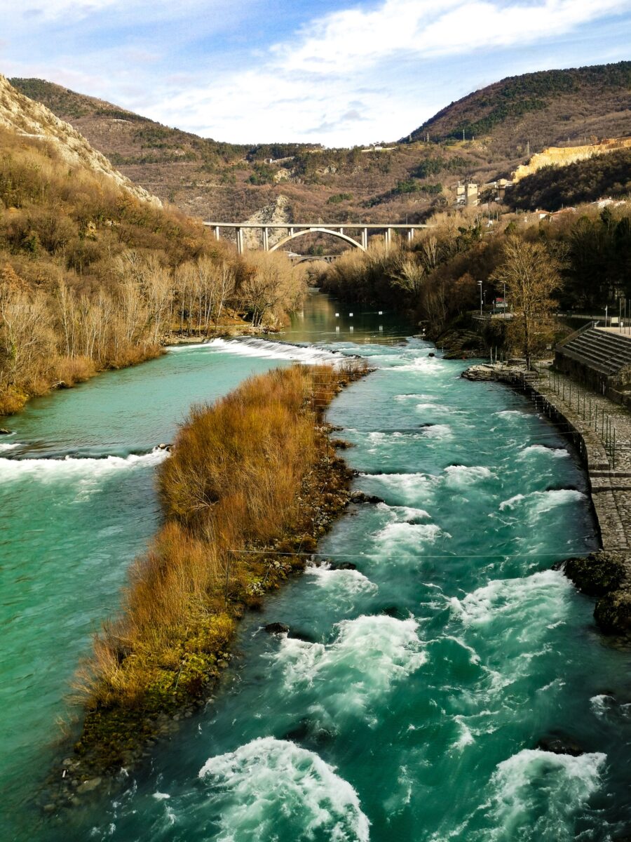 L'Isonzo dal ponte pedonale di Solkan L'Isonzo dal ponte pedonale di Solkan