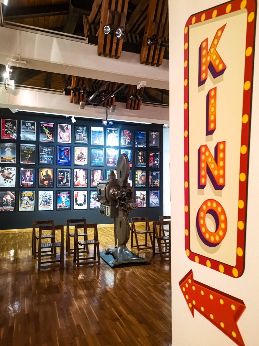 La mostra sul cinema degli Anni 70-80-90 a Villa Bartolomei La mostra sul cinema degli Anni 70-80-90 a Villa Bartolomei