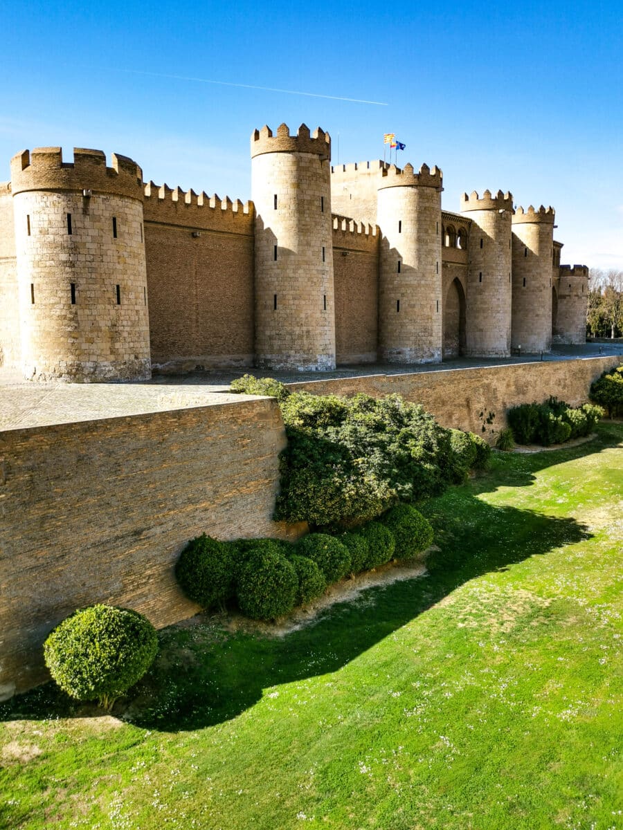 Esterno del Palacio dell'Aljaferia Esterno del Palacio dell'Aljaferia
