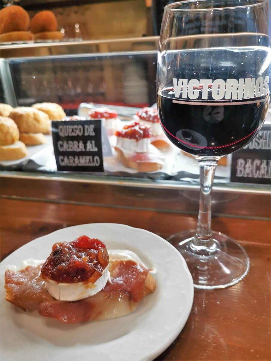 Tapas e vino a Los Victorinos Tapas e vino a Los Victorinos