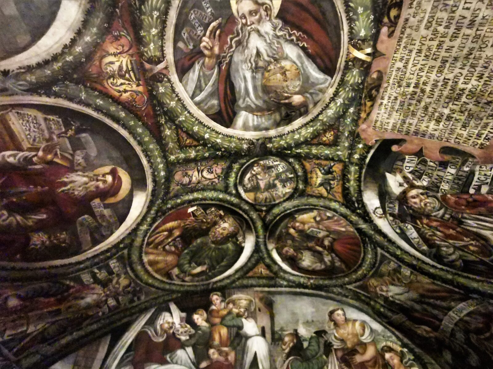 Dettaglio degli affreschi della cripta De Giorgiis Dettaglio degli affreschi della cripta De Giorgiis