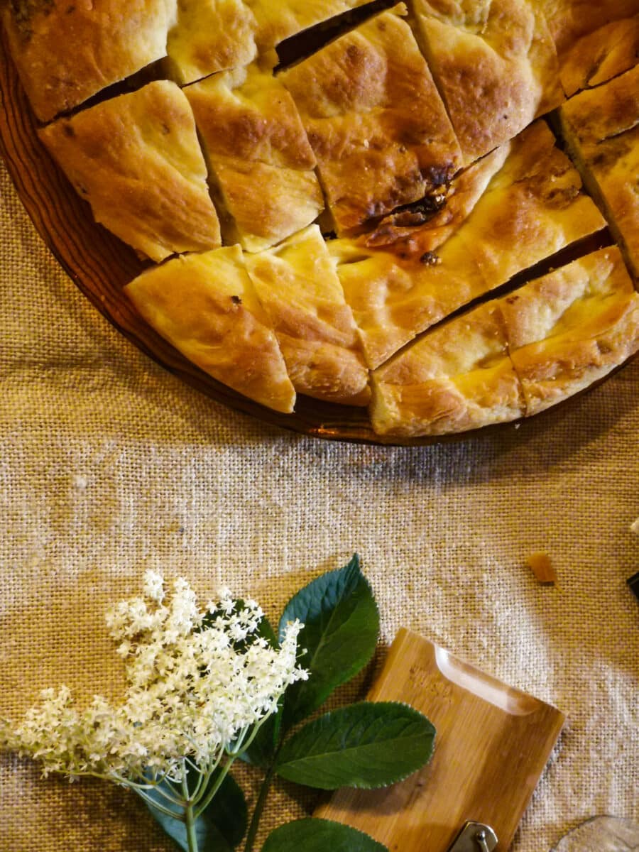 Focaccia al sambuco Focaccia al sambuco
