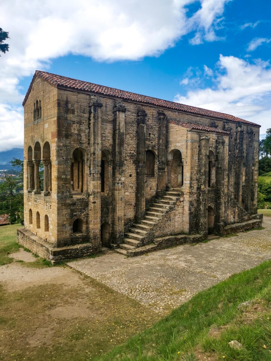 Palacio de Santa Maria del Naranco Palacio de Santa Maria del Naranco