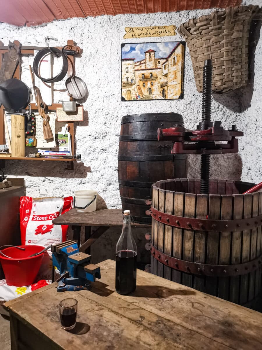 Una cantina privata di Chiaromonte Una cantina privata di Chiaromonte