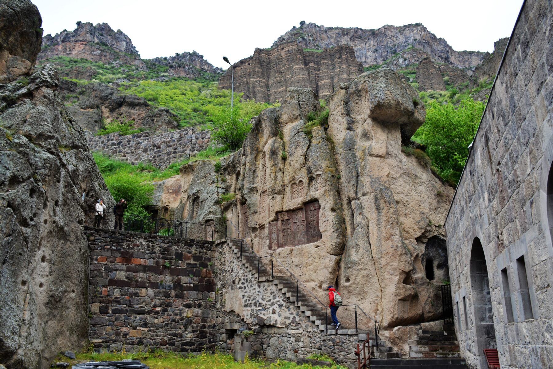 La scalinata esterna La scalinata esterna