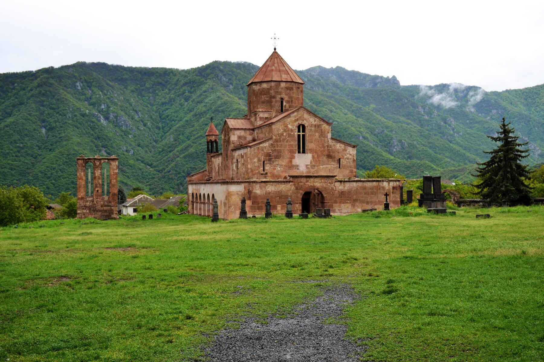 La chiesa di Odzun La chiesa di Odzun