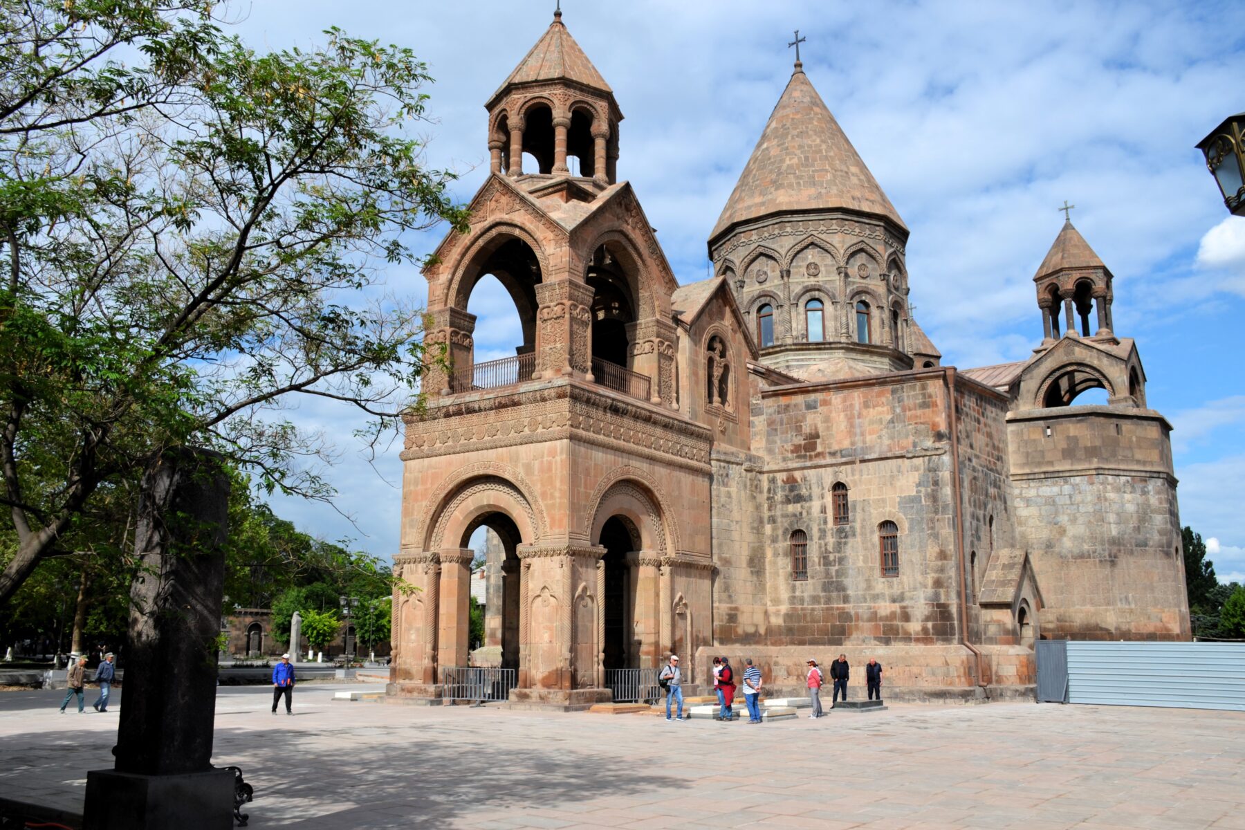 La chiesa principale della Santa Sede di Echmiadzin La chiesa principale della Santa Sede di Echmiadzin