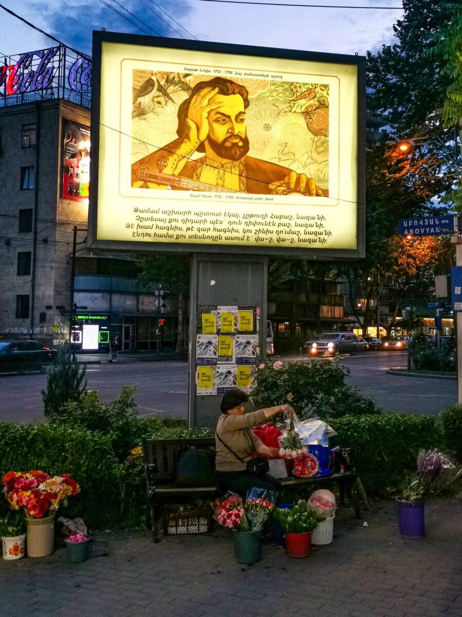 Lungo le strade di Yerevan Lungo le strade di Yerevan
