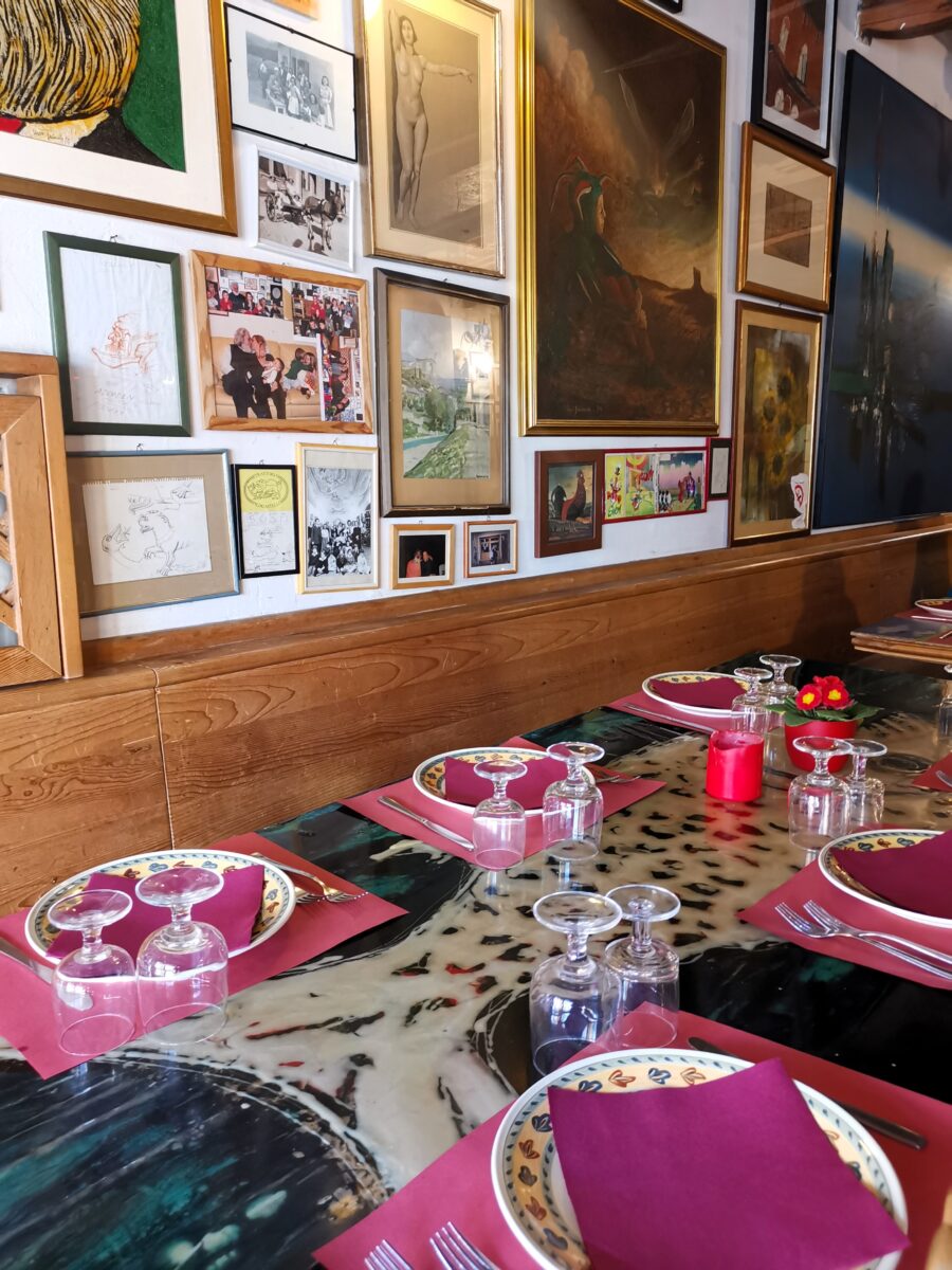 Gli allegri tavoli della trattoria Gli allegri tavoli della trattoria