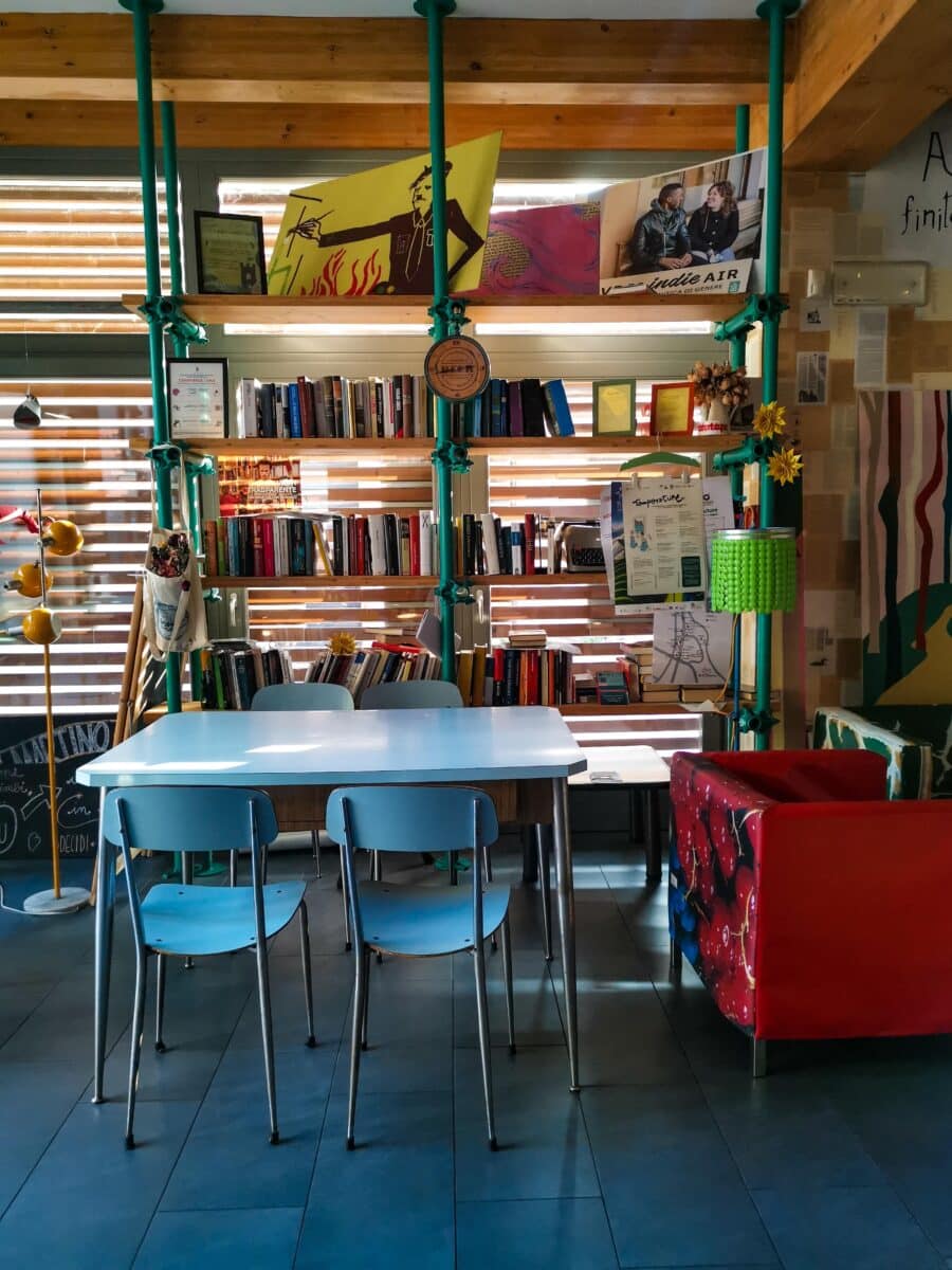 L'arredamento vintage della sala interna L'arredamento vintage della sala interna