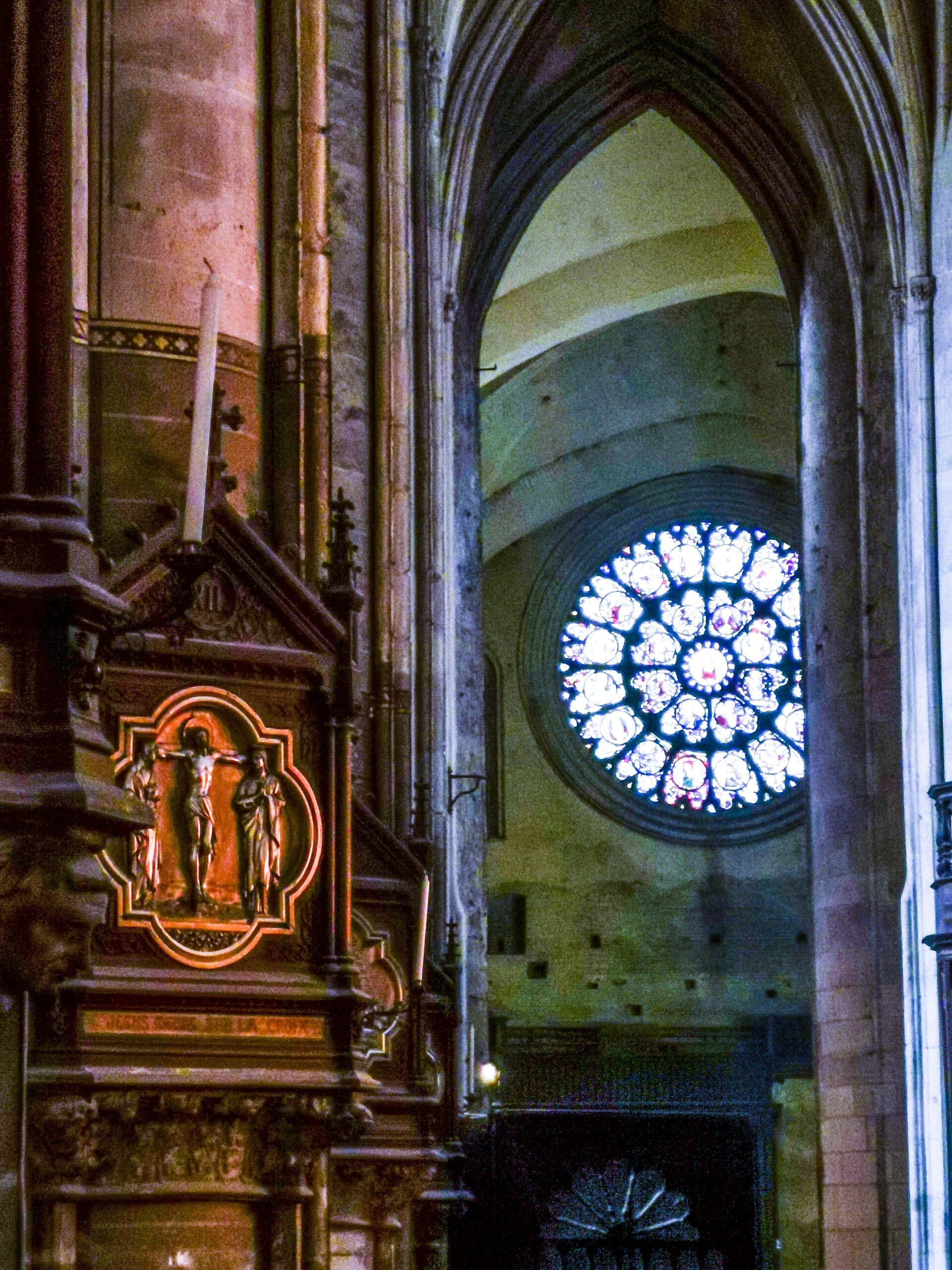 Scorcio dell'interno di Saint Etienne Scorcio dell'interno di Saint Etienne
