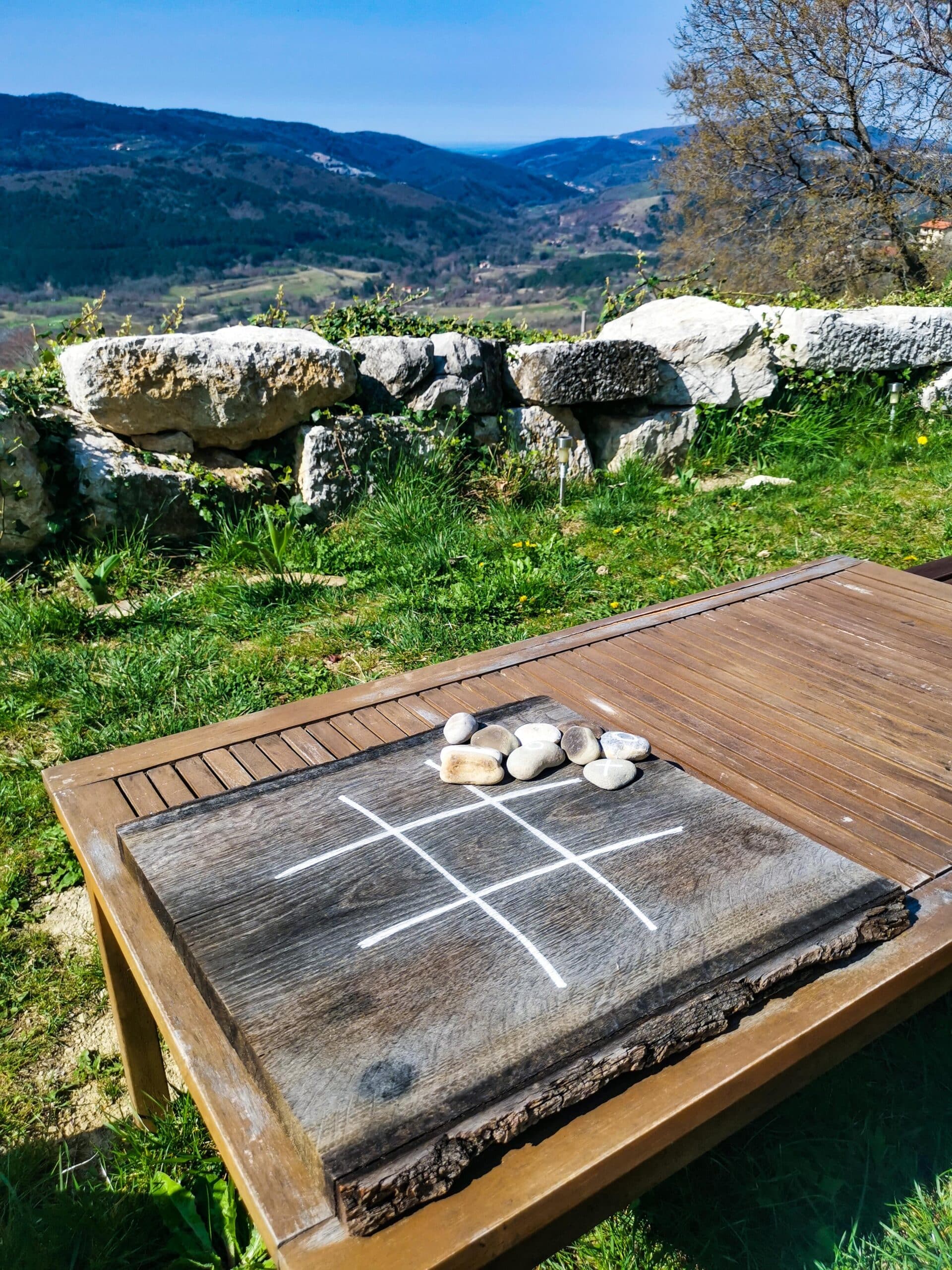 I giochi da tavolo della Guesthouse Kamniti Rob I giochi da tavolo della Guesthouse Kamniti Rob